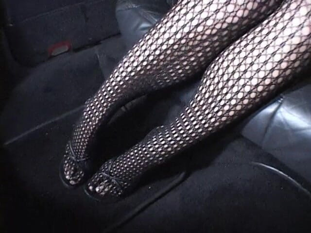 Oral Sluts: สาวผมน้ำตาลเซ็กซี่แยกรูหีกว้างในคลิป POV ก่อนดูดควยยักษ์อย่างโหด
