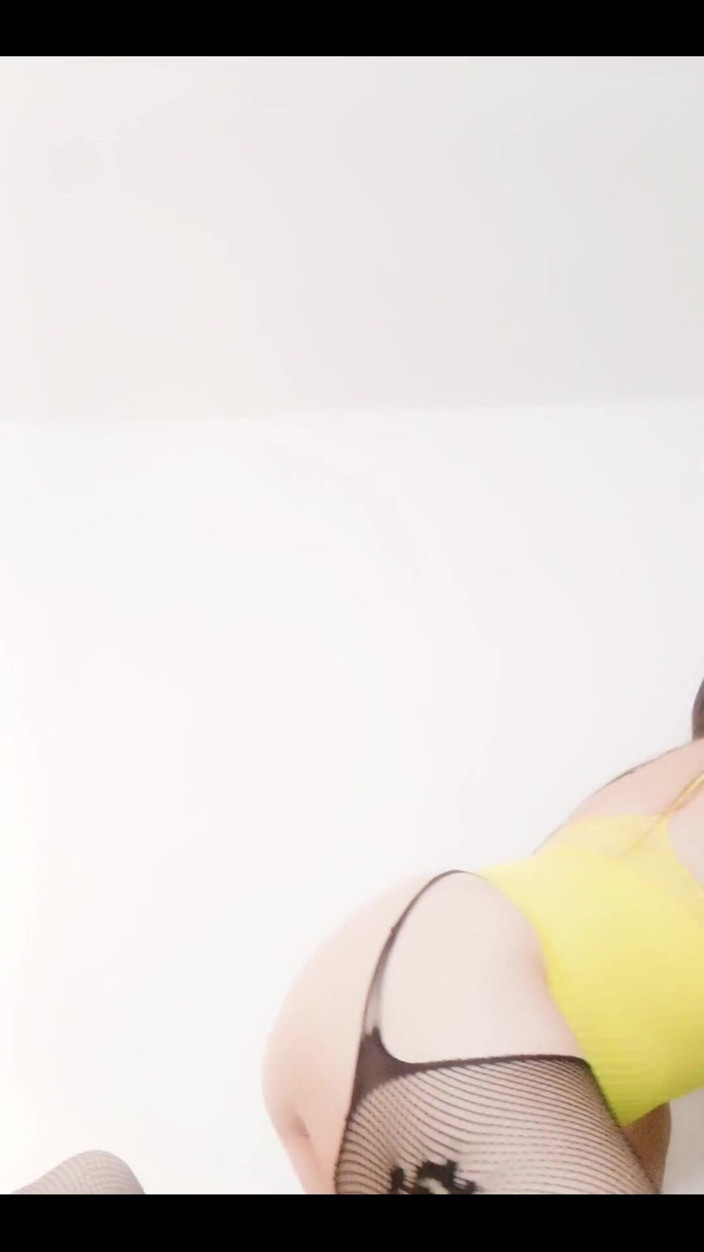 Valery Saenz xxx: โชว์ตัวเองให้มึงดู