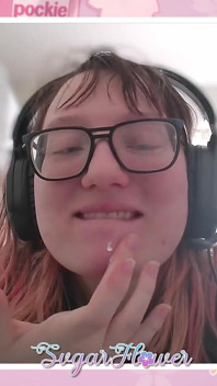 Äter några gooey smores! Asmr tuggar