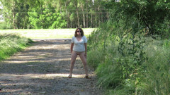 Milfcamsex: Patricia Walks...