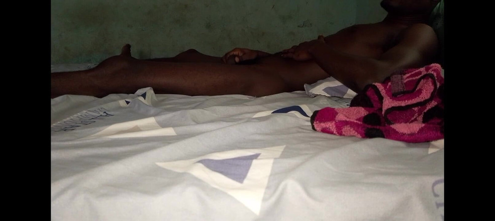 Masturbator emmy: Fazendo amor na minha cama