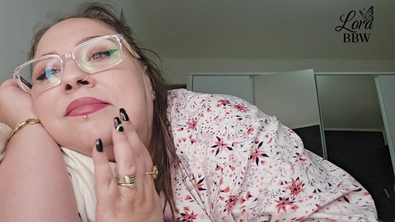 Lora BBW: BBW with Glasses Wants Breeding