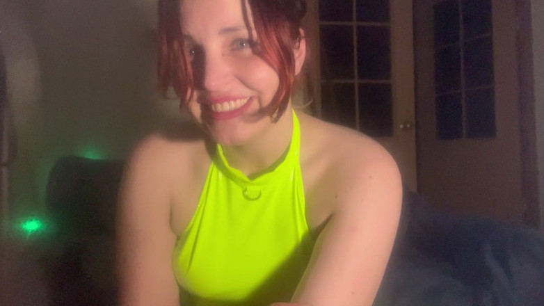 Elena917: Sac plastique domination dans une mini-robe en latex, POV