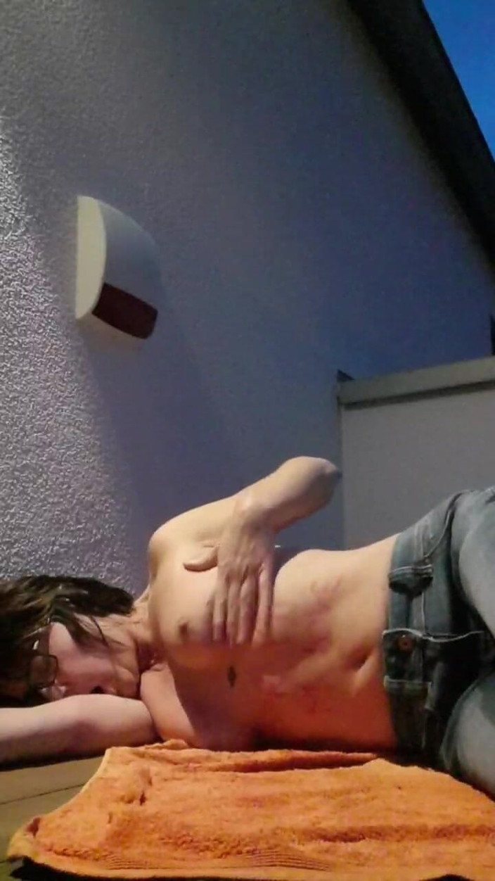 JulieEroticDress: 熟女潮吹牛仔裤Wett