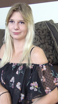 German scout - la magra teen tedesca 18 lara blond rimorchia e parla alla prima scopata ad un casting