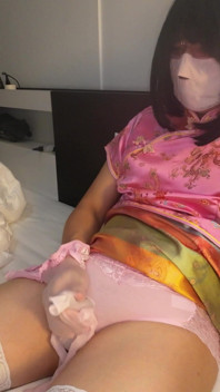 Sis-k on Pink Chinese Dress Try on Three Size of Anal Plug Ep3: Plugged and Fapping