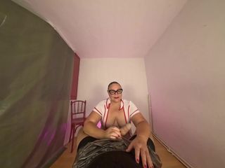 Twisted Nymphs: Pielęgniarka kwietnia w piwnicy część 1