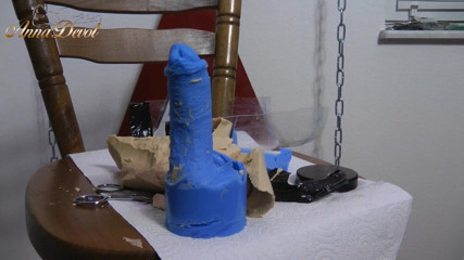Anna Devot: Dildo fatto in casa - Prova 1