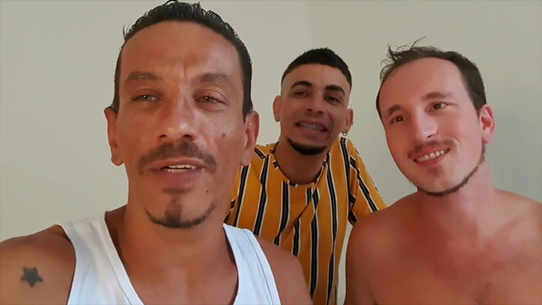 My first time with a boy: Sexy latino twink voor het eerst rauw geneukt door Mlaxence...