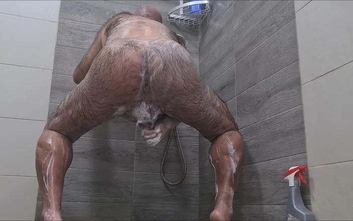 Ilovetobenaked: Humping, Dildo Play and Cumming in the Shower - Twice