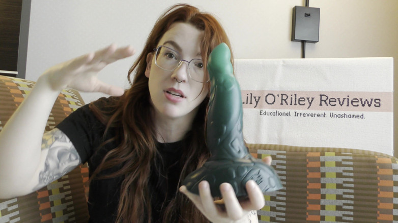 Lily O'Riley: NSFW Recenzie a Spitfire de la Bad Dragon