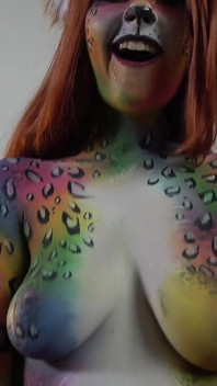 POV: Rainbow Leopard Body Paint neukervaring