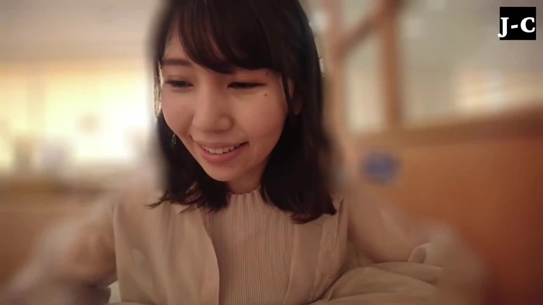 J-Cams: 献身的な27歳のさとみんが秘密の恋人を情熱で喜ばせる - E