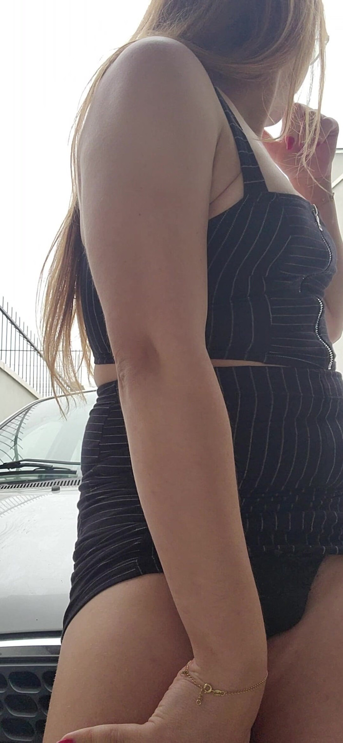 Nicolly: Voller Geilheit bereite ich mich am helllichten Tag vor, bis...