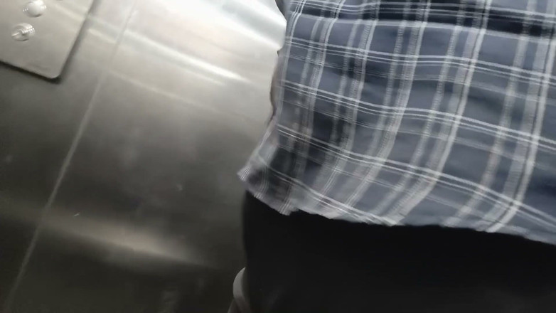 CarvingShovel: Delivery Boy Dick Flash in Lift