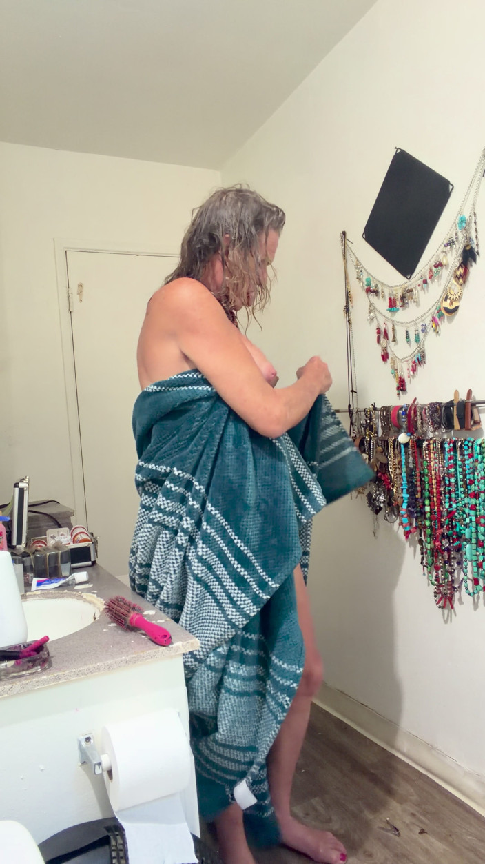 Lizzy Yum: Lizzyyum Červen 2926 Masturbace při koupání