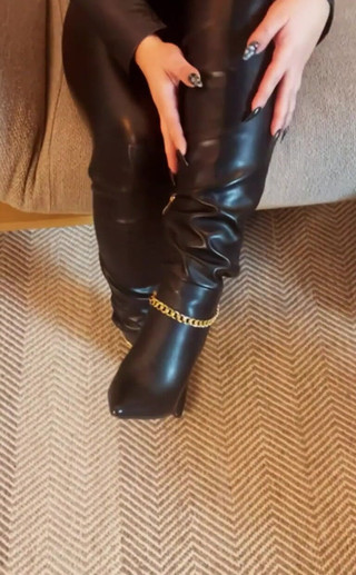 LadyAyse5: Uctívej svou bohyni a služ. Část 5