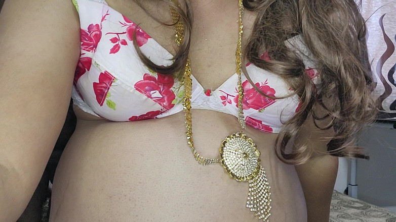 Indiansissychubby: 悪い男の子が私のお尻を強く叩く いたずらっぽい