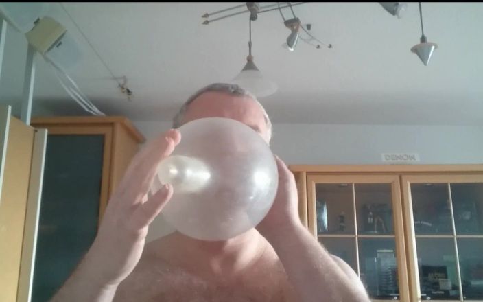 Carmen_Nylonjunge: The Blind Condom