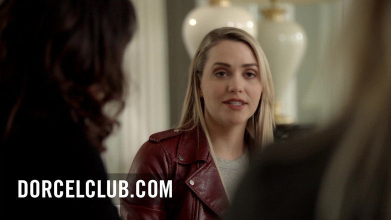 Dorcel Club: Lesbenspiele mit Anna Polina und Izabella