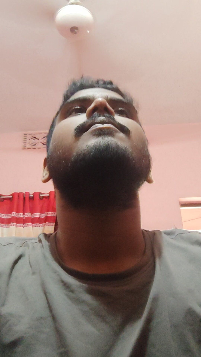 HnimeTv: 分享3000万美元的想法 - firelfy x（戴耳机）