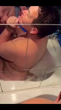 Hete seks in de jacuzzi, pijpbeurt onder water en neuken