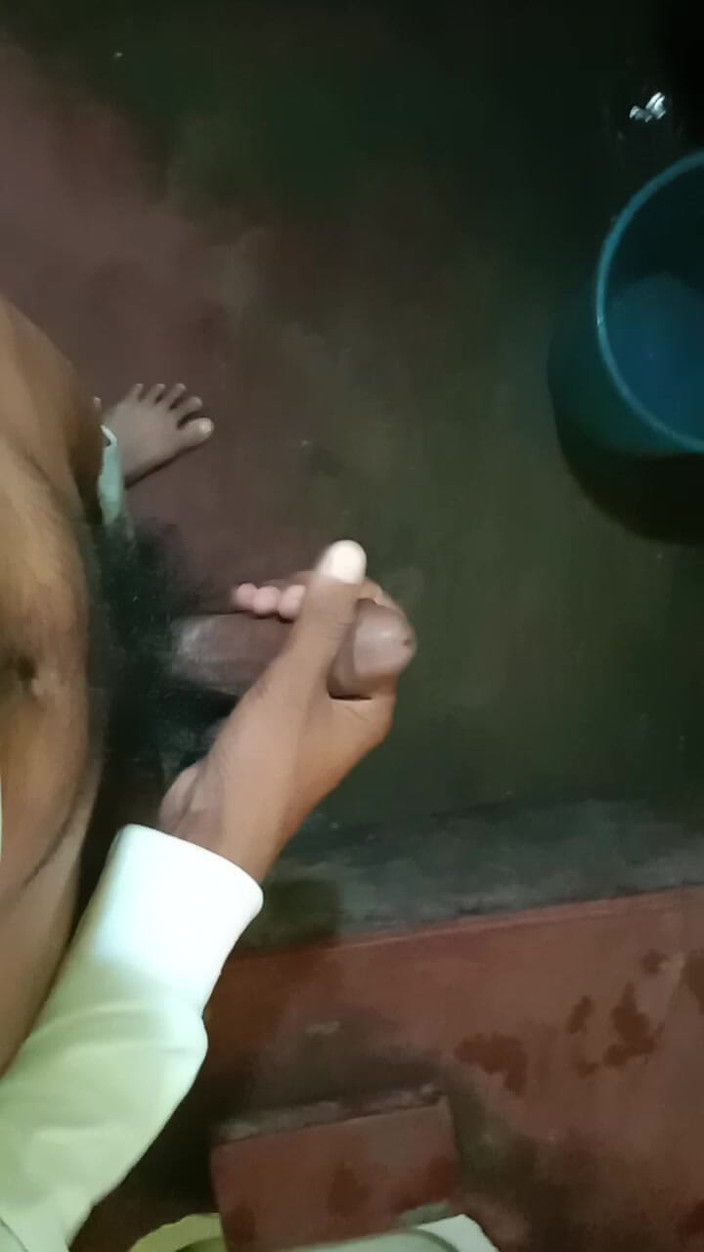 Kala Desi: Siedzę sam trzęsę się