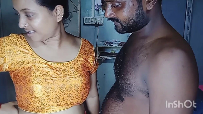 Desisupar93: Priya bhabhi đang mặc một chiếc váy rất đẹp và sẽ thực...