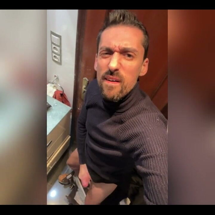 Liam Harding: Bathroom Fun