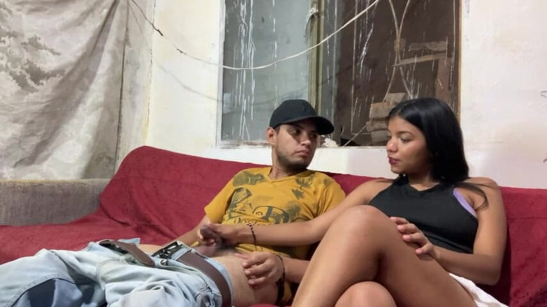 Angelhotmex: 我18岁的朋友一个人的时候 - angelhotmex