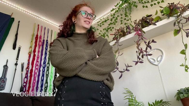 Veggiebabyy: Вчитель карає вас нюханням дупи та радість