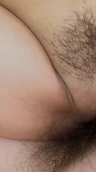 Si cewek hot rambut cokelat lagi asik dientot habis-habisan sama kontol raksasa pria kulit hitam