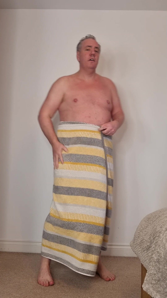 Billy boy fun: Keluar dari kamar mandi, ngocok kontol &amp; crot sperma