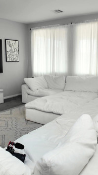 Morena culona hace un show detrás de la parte detrás de la cámara - Khloe Kingsley