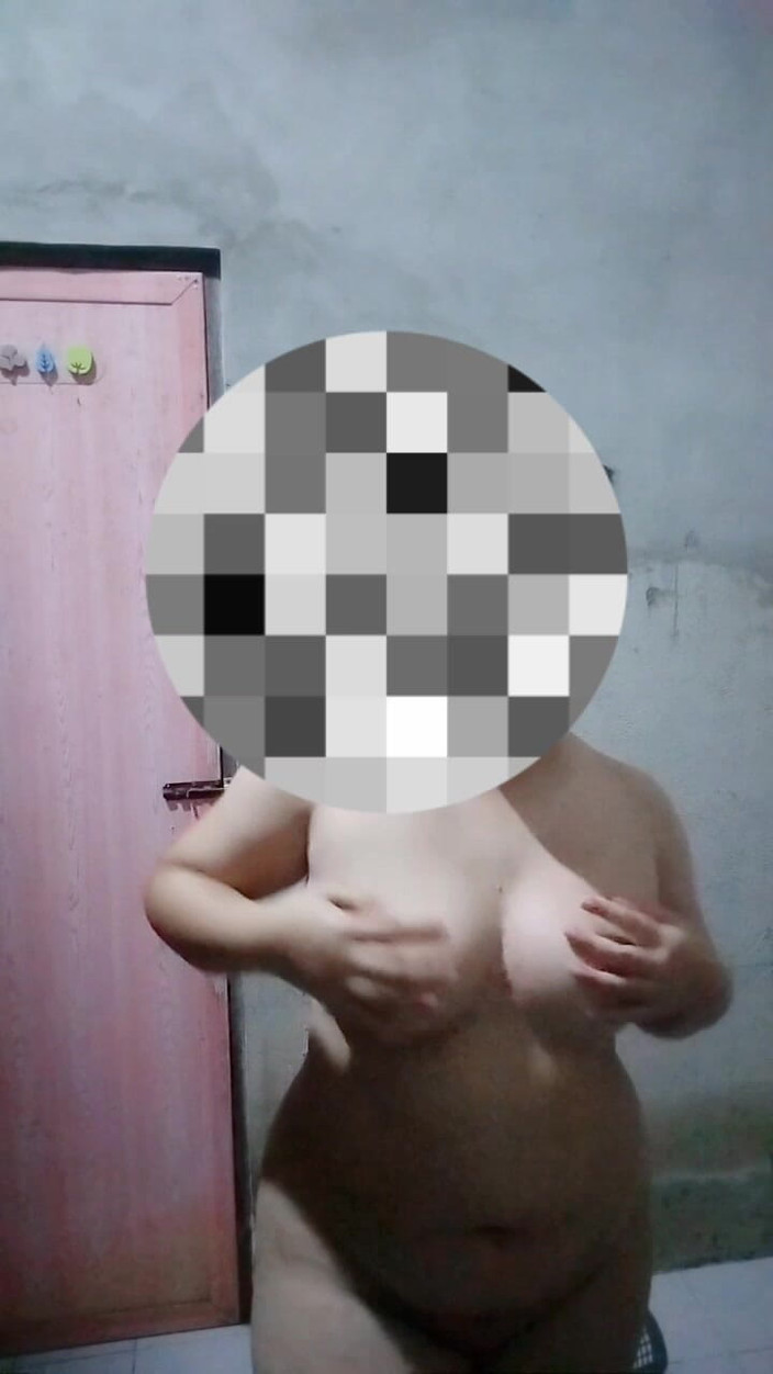 CumOnMeth: Benimle duş almak ister misin?