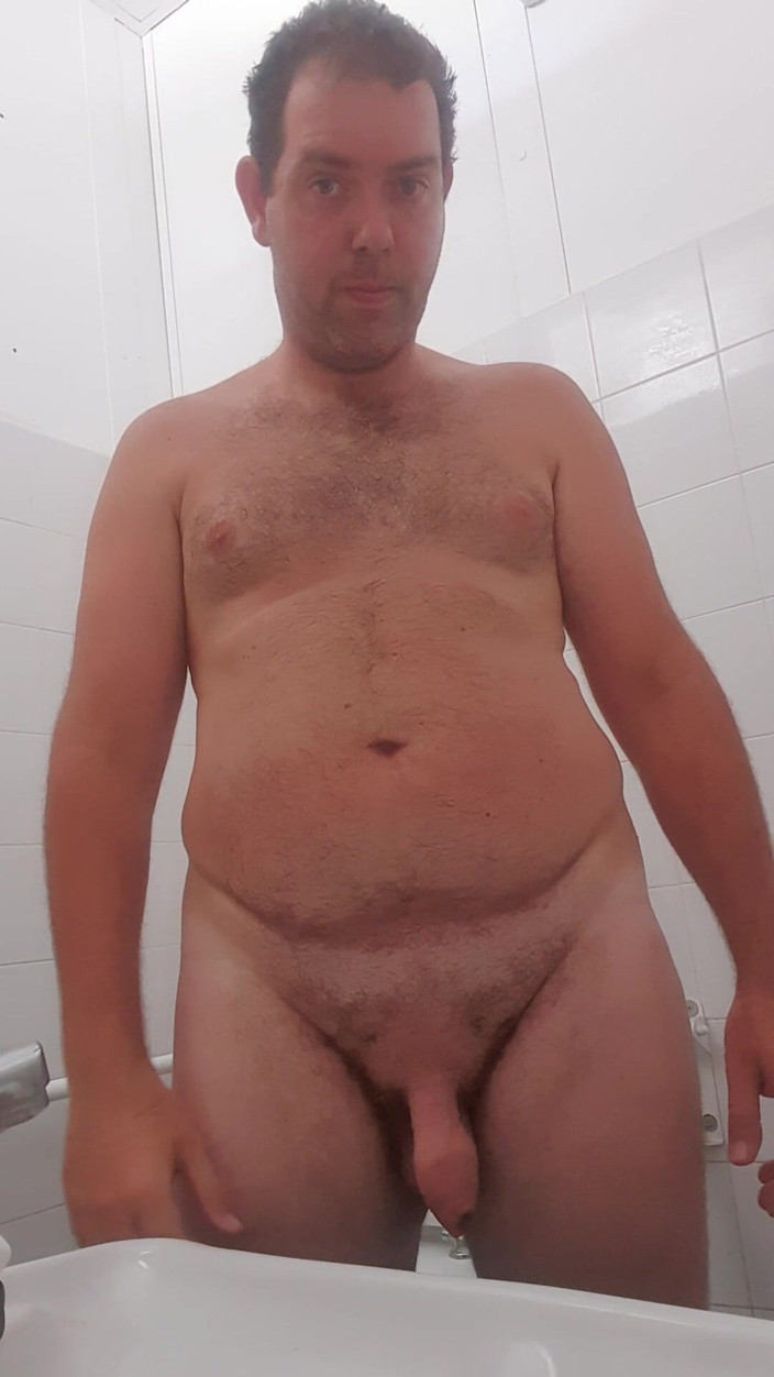 Mirko2589: Nude in Bathroom