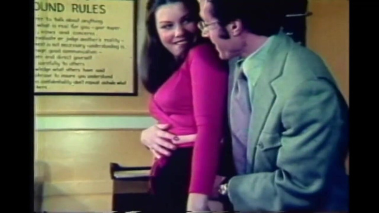 Vintage Usa: Nasty Tricks dla vintage dziwki Nagle cummed (pełny film)