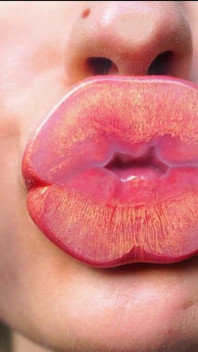 Sensual Golden Melting Kiss
