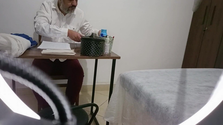 Gabi SweetCouplesStories: Pacient jde ke gynekologovi a nakonec dostane výstřik do její...