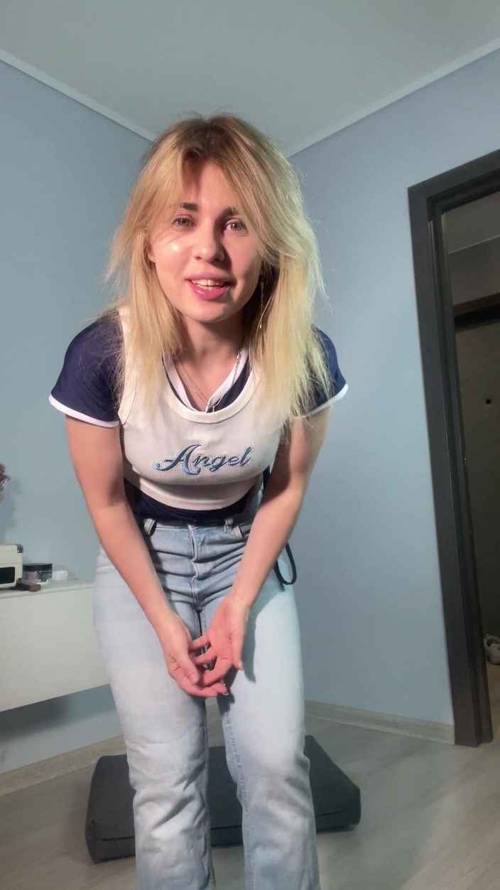 Misty Phoenix: Step-mother Helps Step-son Cum by Peeing in Front of Him
