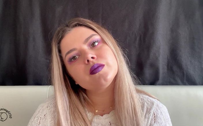 Your fantasy studio: Fétiche du tabagisme avec un beau maquillage et des anneaux...