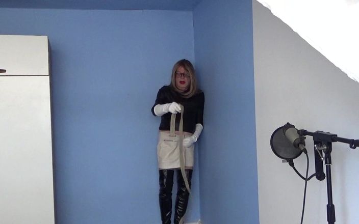 Leather Kirsten: Chơi trong da