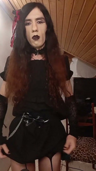 Vaše goth girlfrind, která miluje šukání do krku