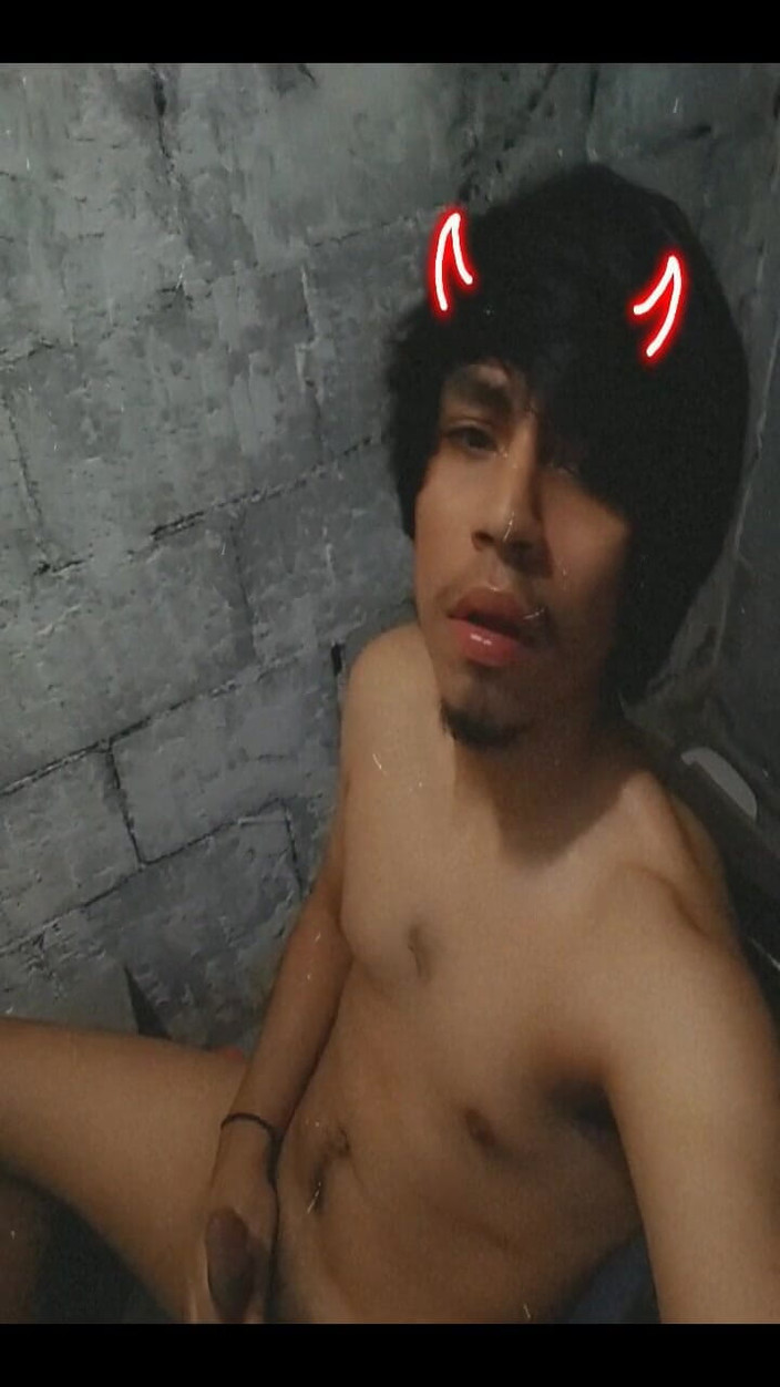 AlexAlejandro13: Cewek hot ini dientot habis-habisan sampai mengerang keenakan
