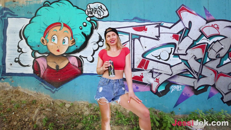 JessiJek: Graffiti Chick Bares Juicy Ass and Ready to Anal Ride...