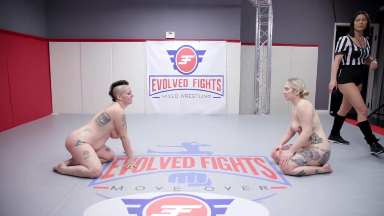 Evolved Fights Lez: Nikki Sequoia Vs Kaiia 이브 여자 레슬링