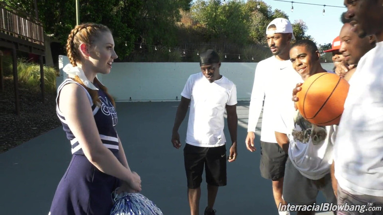 Interracial Blowbang: Basketball team fuck Arietta Adams pretty face