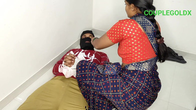 Sexy Komal: Vamos rápido, he atrapado al pervertido!