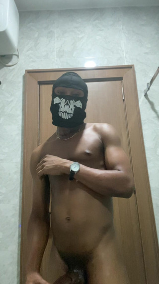 Baddestboyx: 他让我带上润滑油