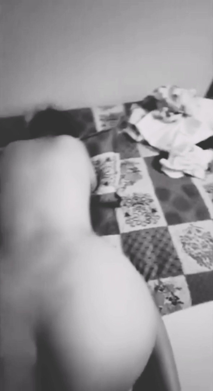 Rishi: Babu Mujhe banyosu, Ben Chodo Na Aaj Bistar Ve Kötü...